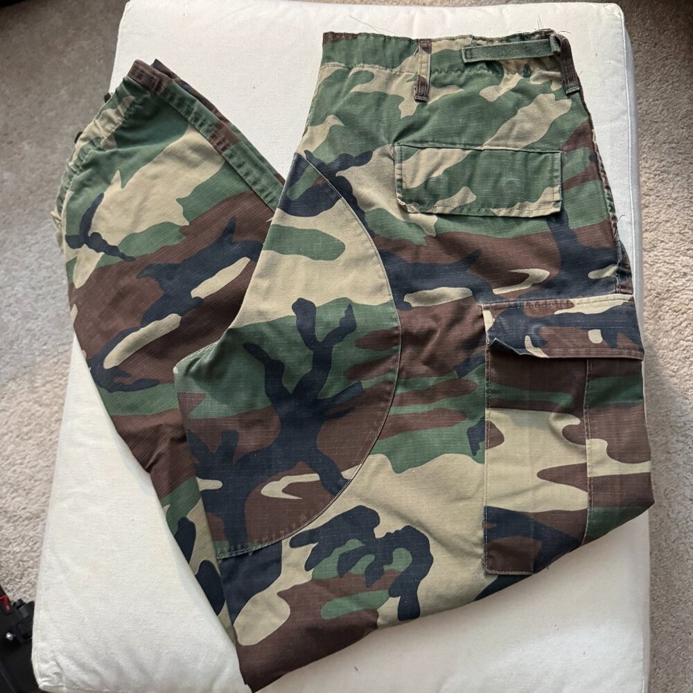 Genuine Gear Camo Pants, Sz L